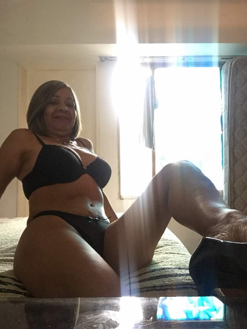 Pic #1 La secretaria 19