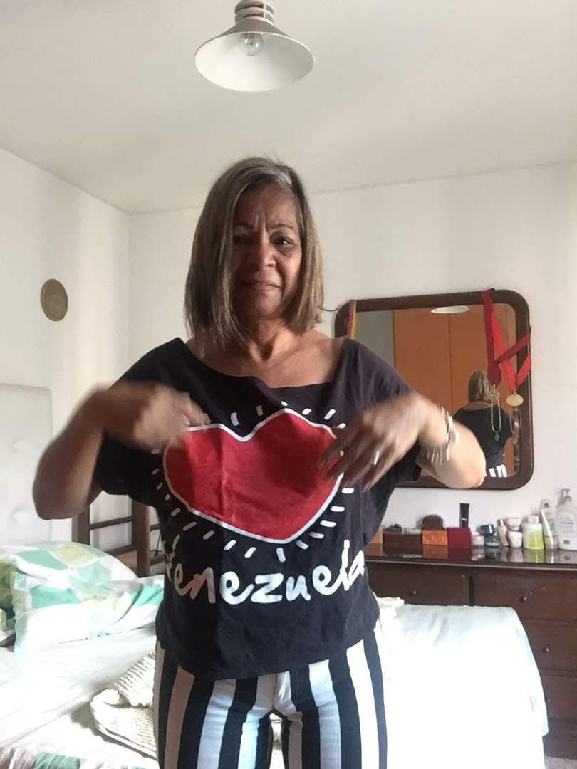 Pic #1La secretaria 24