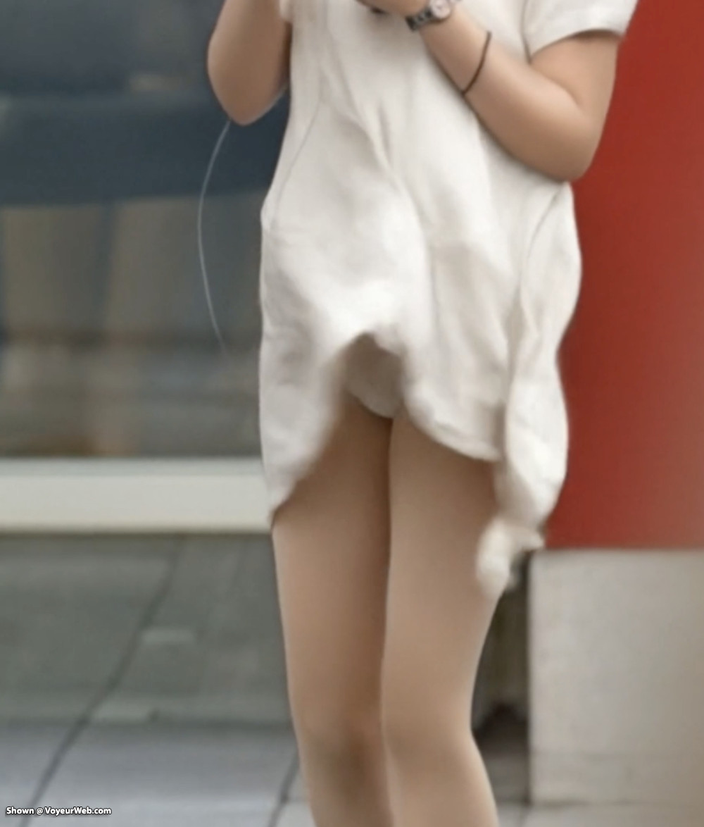 Pic #1Wind blown skirt on a very windy day