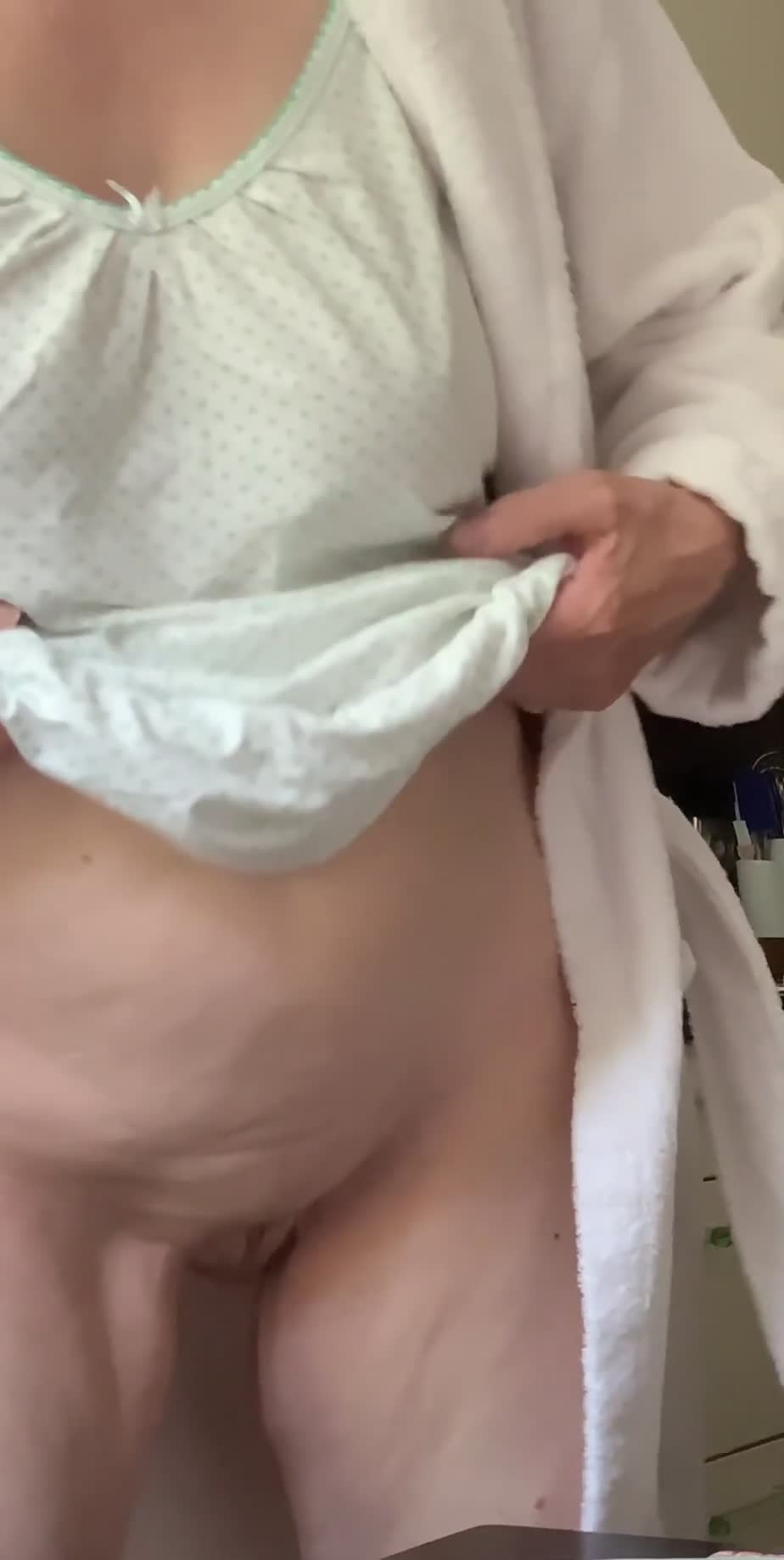 Pic #1Hoch das Nachthemd.