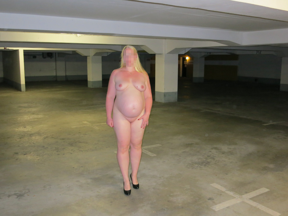 Pic #1 naked pregnant women in public