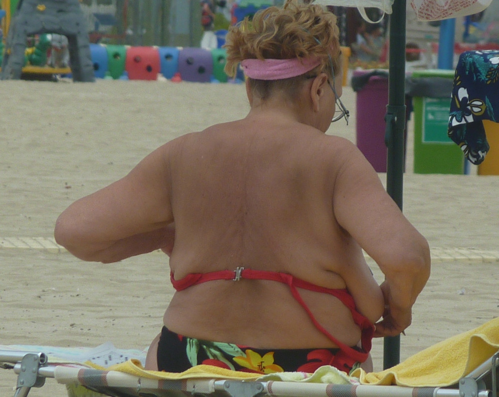 Pic #1 Huge Saggy Tits Granny Topless