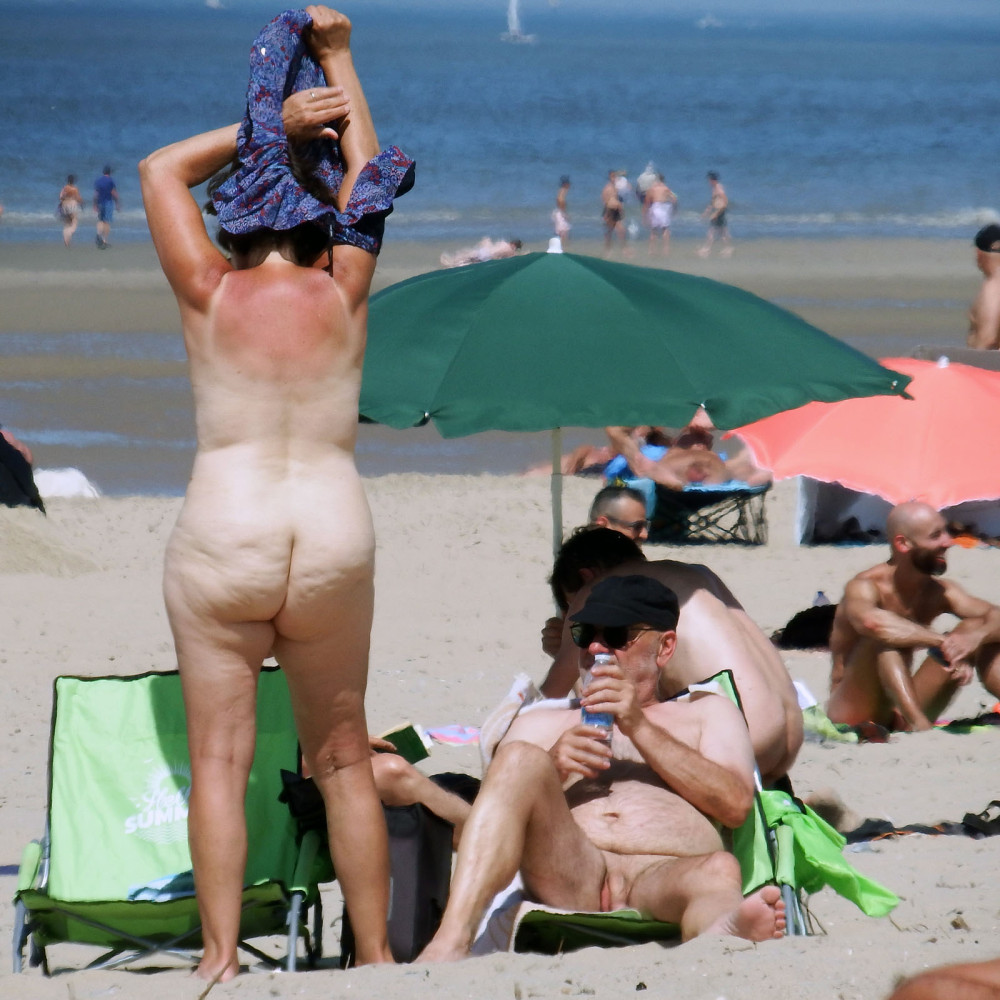 Pic #1mature spreading