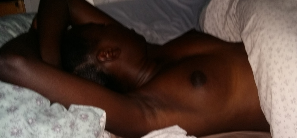 Pic #1Ebony milf shows it off