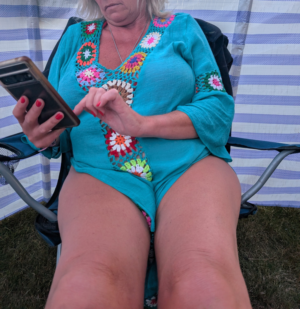 Pic #1Pussy flash outdoor