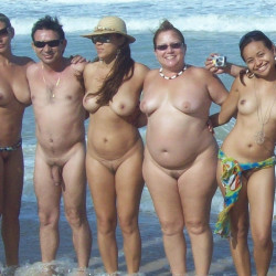 Naturistas amigas