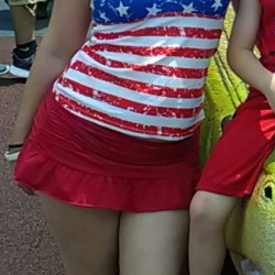 Pic #1Milf short 4ft 11