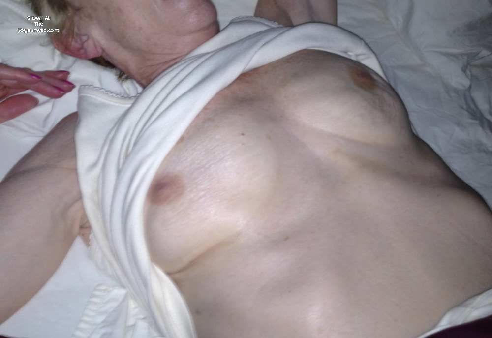 Pic #1 Medium tits of my wife