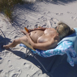 Large tits of my wife - Leggs