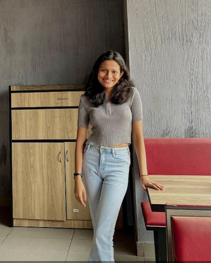 Pic #1 Hot indian college girl Anushka Das sexy pics