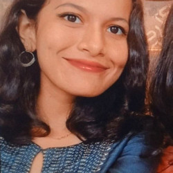 Desi Indian college girl Anushka Das sexy pics