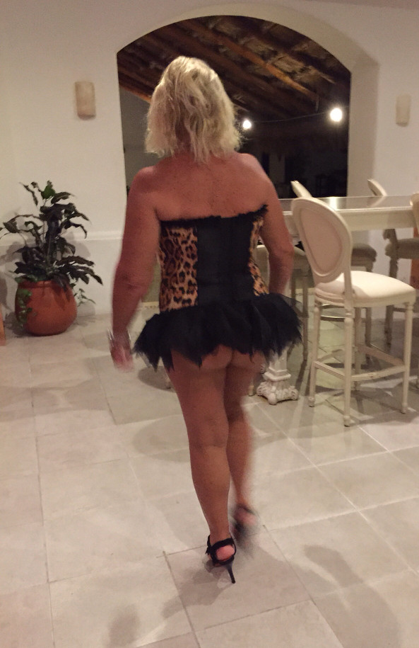 Pic #1 My girlfriend's ass - Cindyz