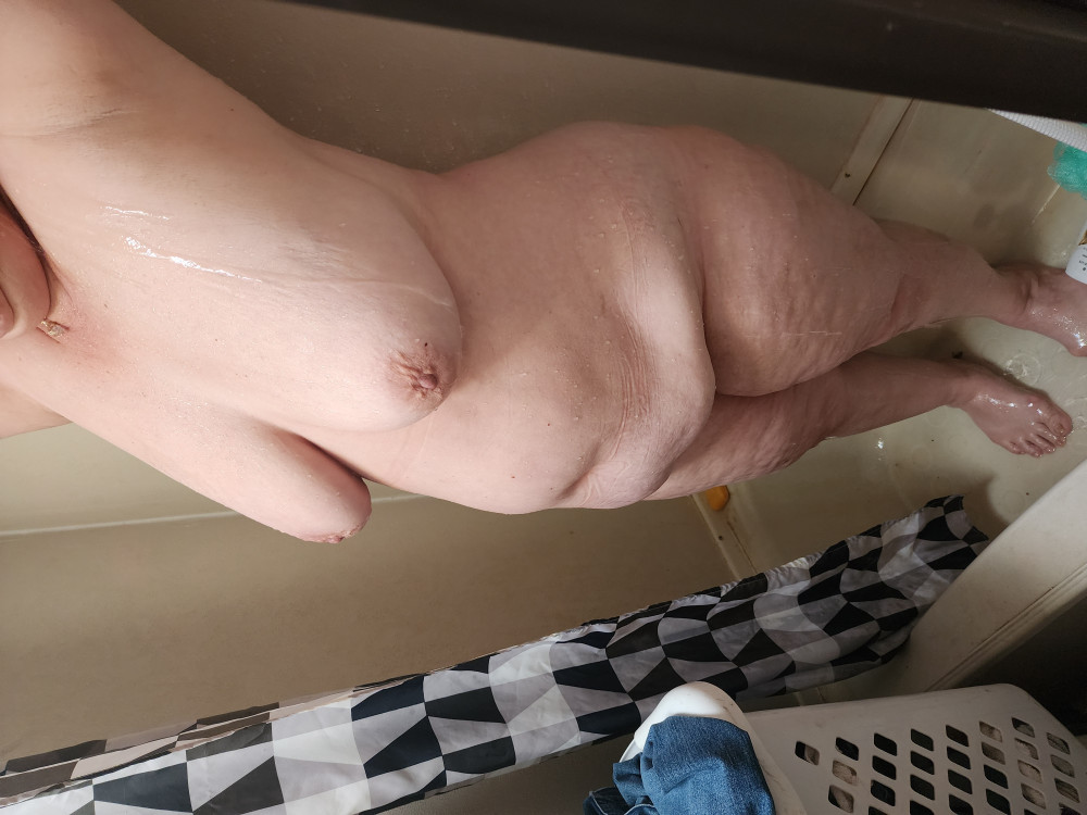 Pic #1 SPREAD NOT SHY