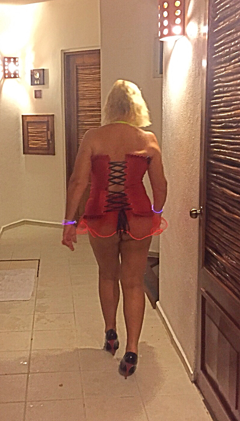 Pic #1 My girlfriend's ass - Cindyz