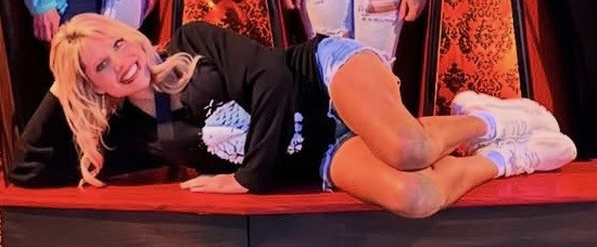 Pic #1 Showing off my legs and butt