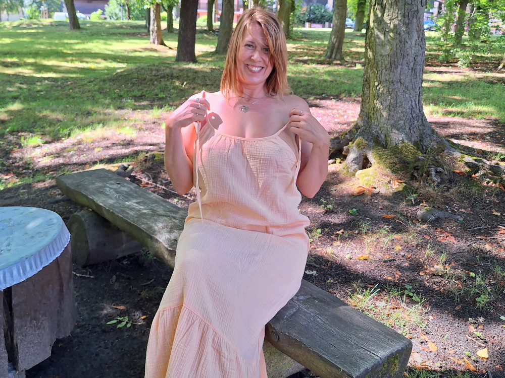 Pic #1Hot day in the park