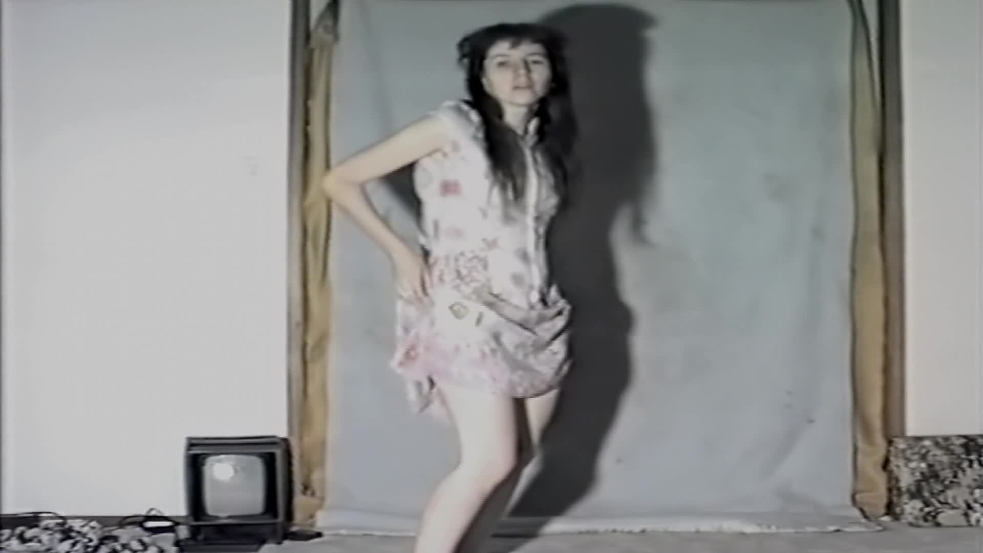 Pic #1I will spread my legs for you! Sue's invitation