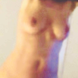 Medium tits of my wife - Rl125