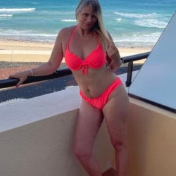 Very large tits of a neighbor - KAT OVER MY WIFE CYNTHIA