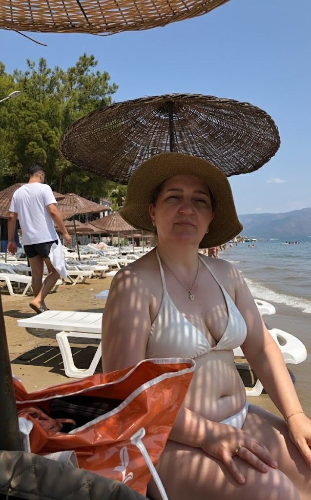 Pic #1 Turkish Cigdem2