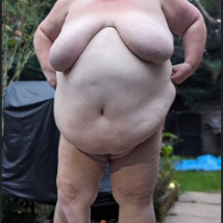 Beth showing of her body to nieghbours