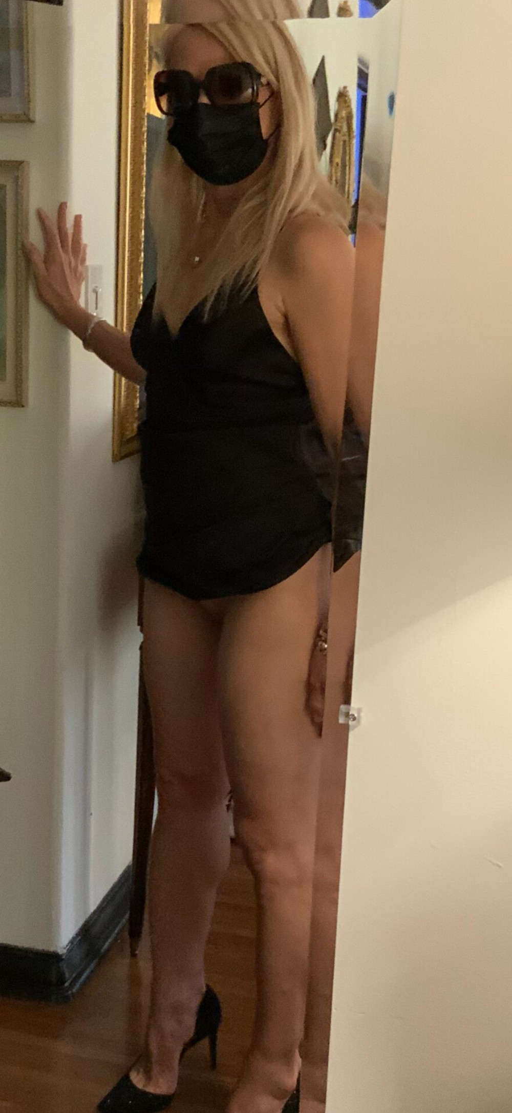 Pic #1 KarissaLegs SEXY ALL