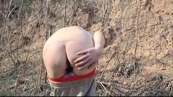 Pic #1Sister-in-law exposed outdoors