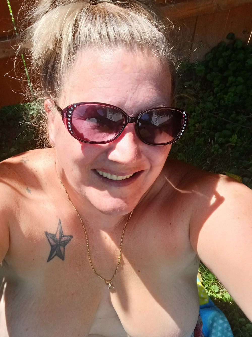 Pic #1Front yard naked