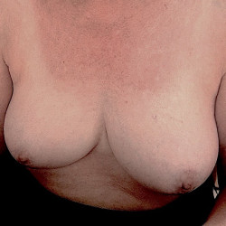 Medium tits of my wife - New England Girl