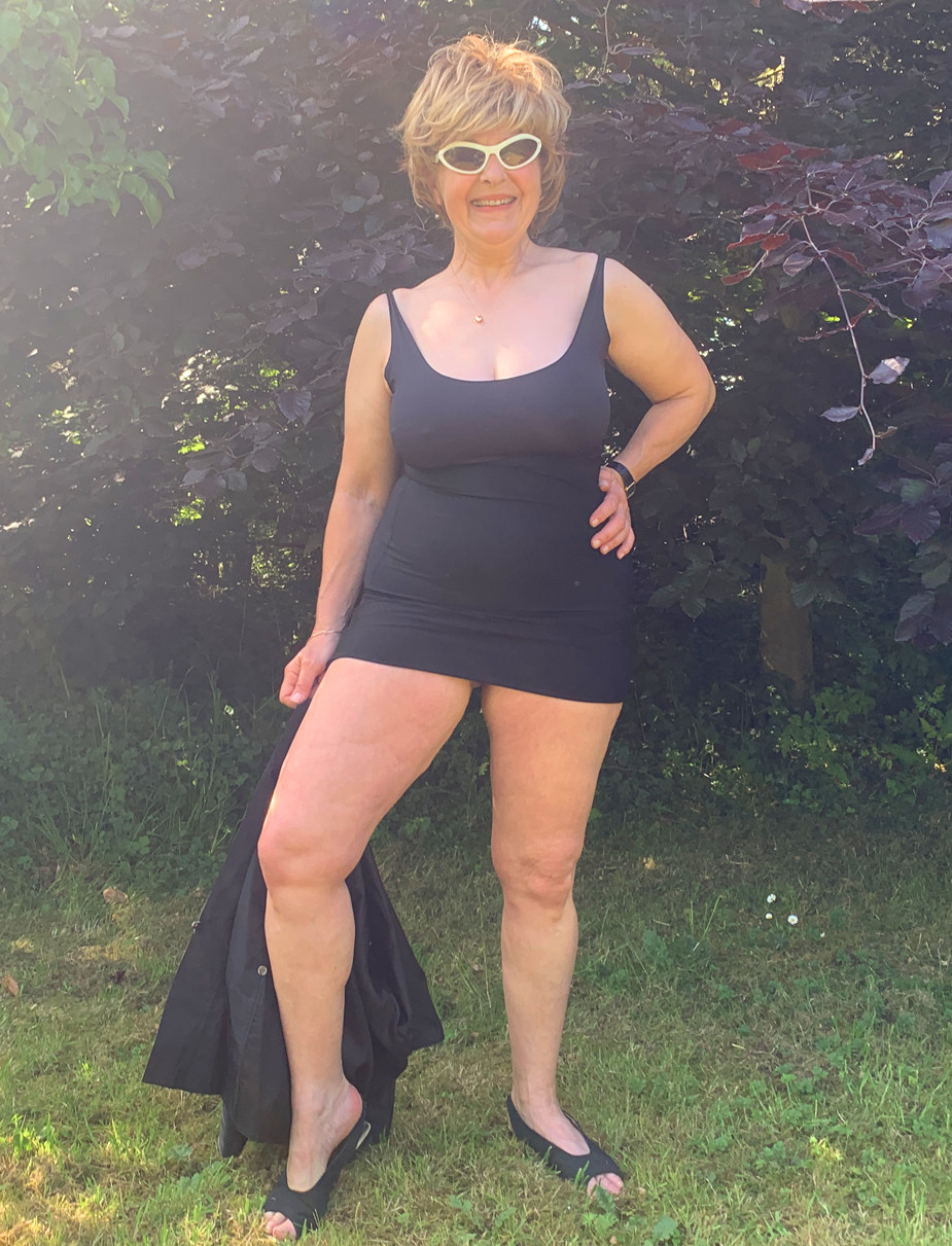 Pic #1Lady Bee's Black Dress on a Summer's Day