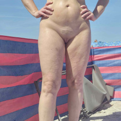 Eva at the beach - summer go on!!!