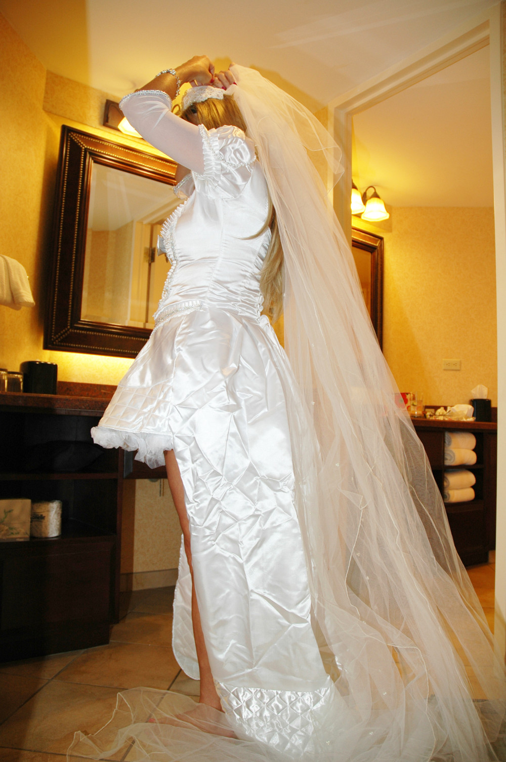 Pic #1No Panties Bride