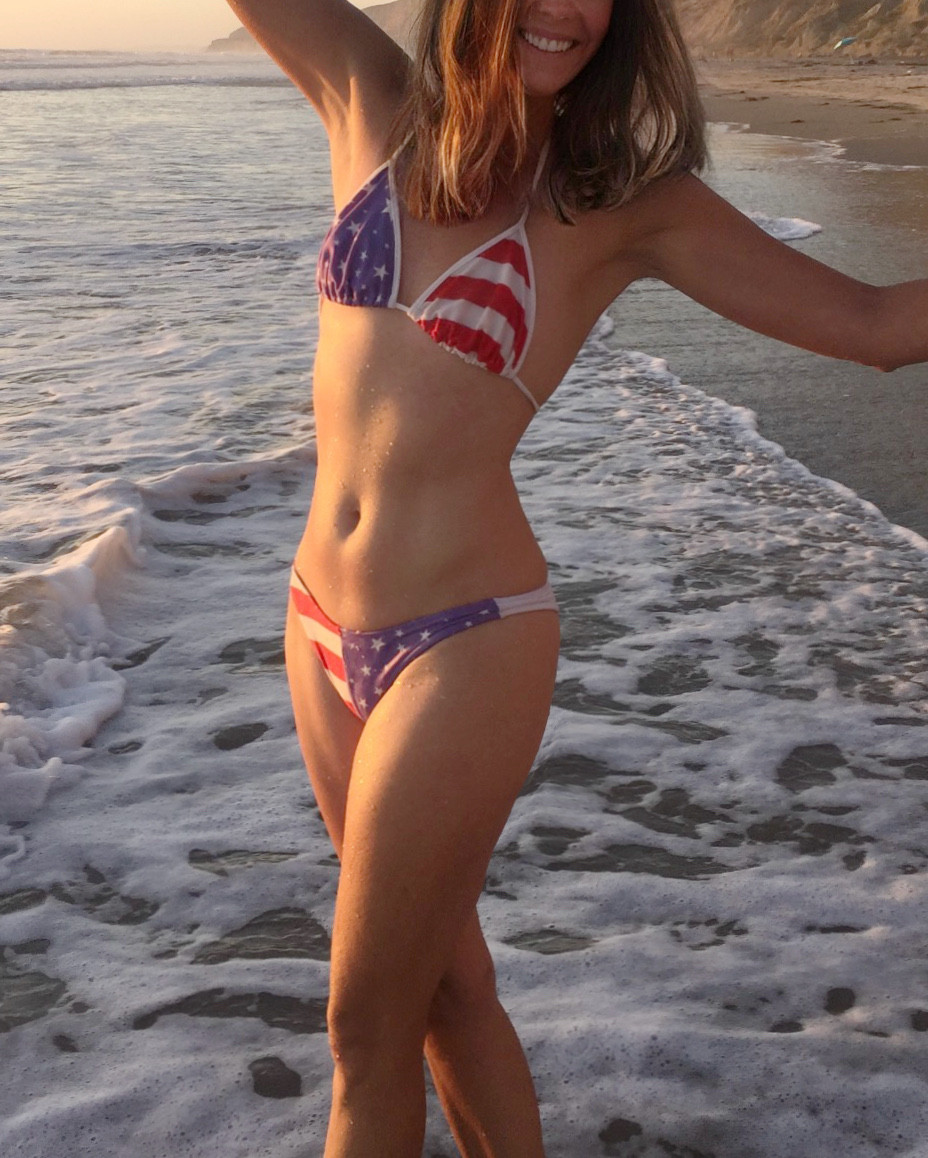 Pic #1Nirvana MILF Patriotic Strip