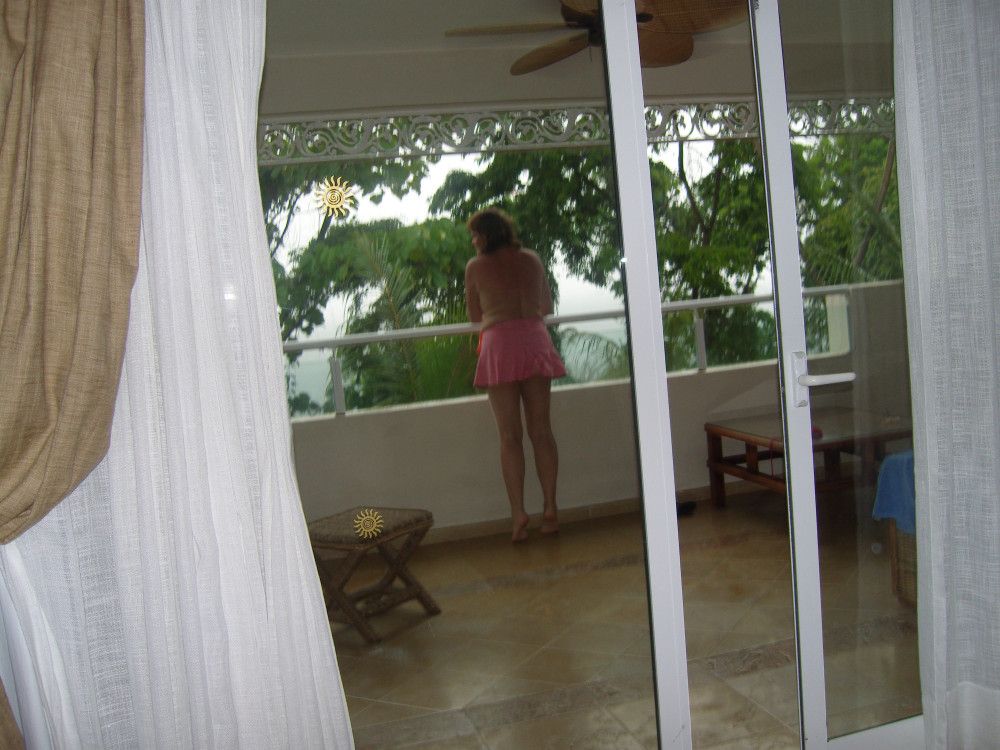 Pic #1Applying After Sun Cream