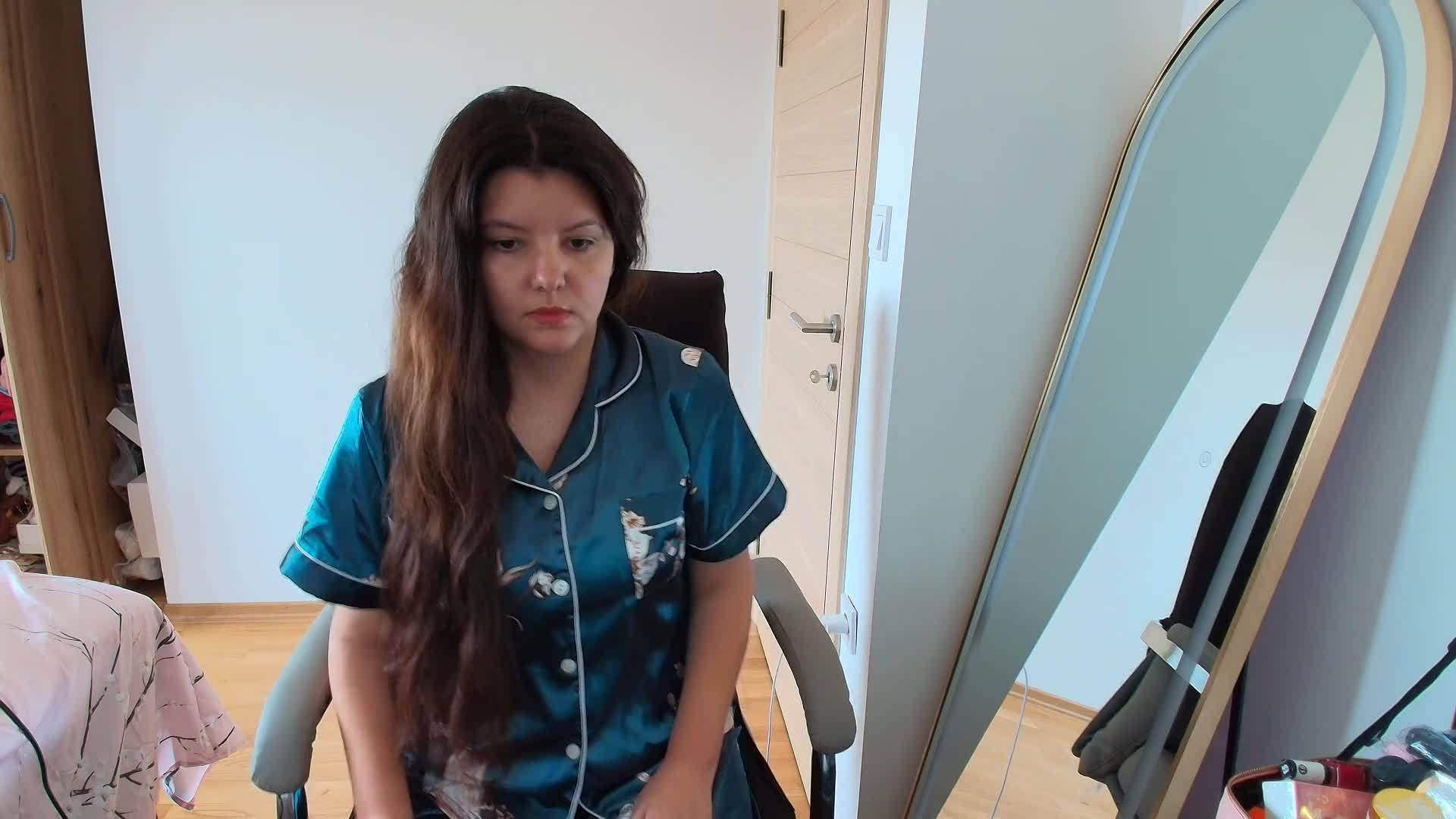 Pic #1fresh new video- showing my boobs