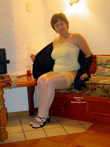 Pic #1Lilys Smooth Pussy