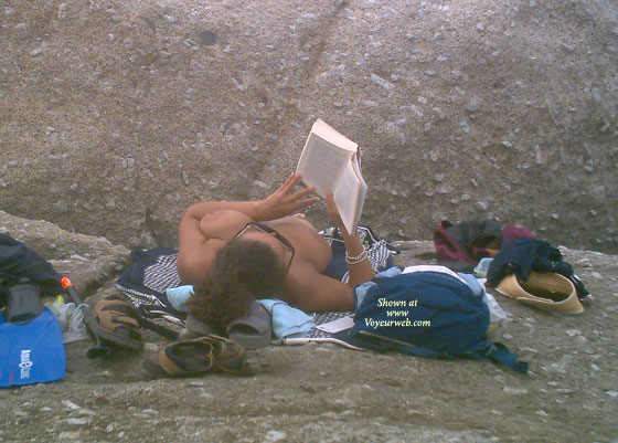 Pic #1Topless Milf In Italy - Mamma Tettona In Spiaggia