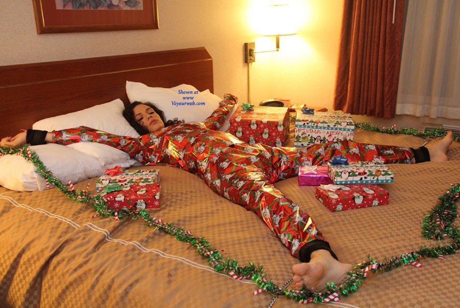 Pic #1Gift Wrapped - Brunette, Latina, Striptease