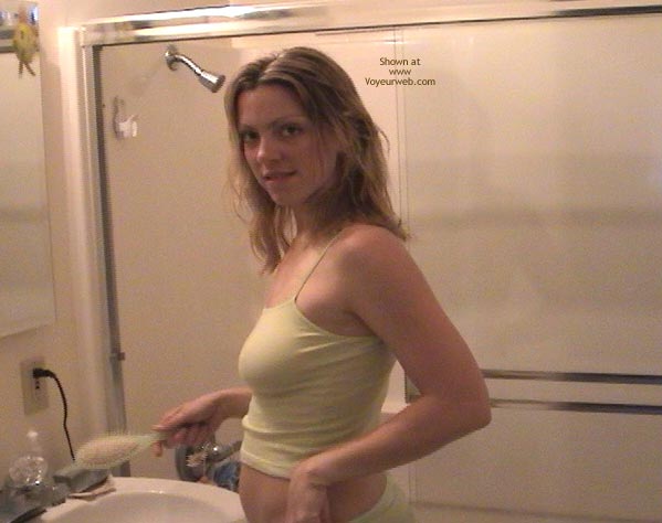 Pic #1 Skyye Gets Ready For Bed