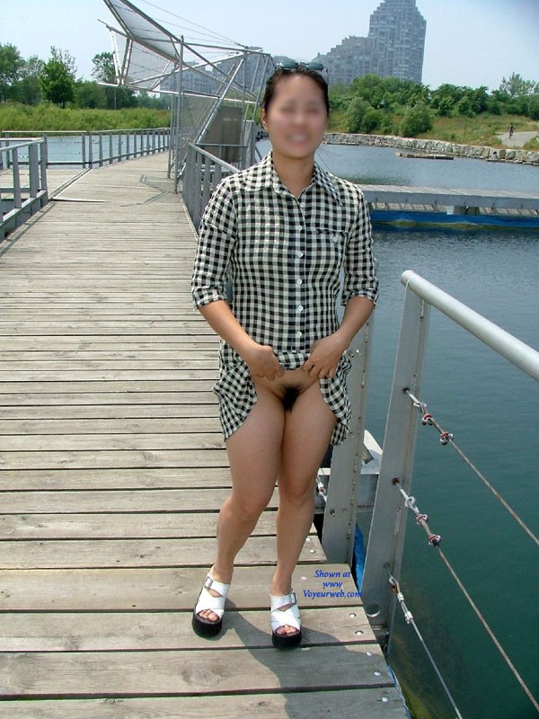 Pic #1Lakeshore - Brunette