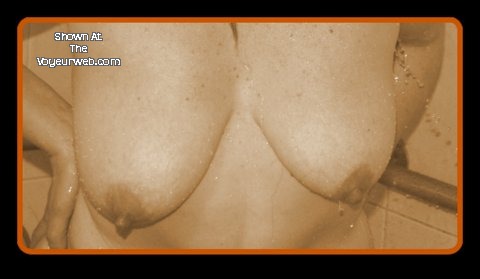 Pic #1 Medium tits of my wife - Roba