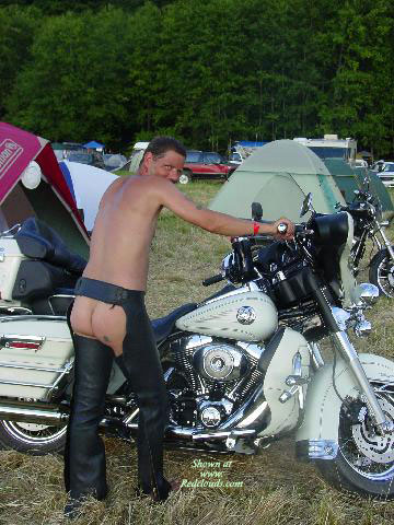 Pic #1Love To Show Off