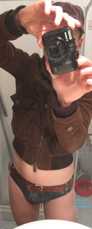 Pic #1M* Yale in Sexy Shorts