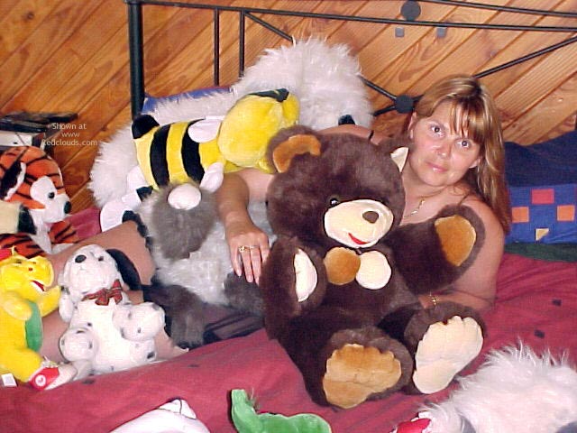 Pic #1Kiwi &amp; Her Soft Toys