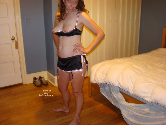 Pic #1Kira And Her New Outfit