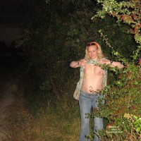 Pic #1 Cambs Babewife Outdoors