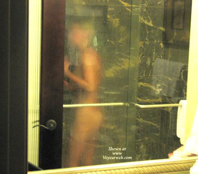 Pic #1Sneaking In Miami
