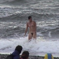 Pic #1 Healthy Girls Taking A Bath In The Baltic Sea
