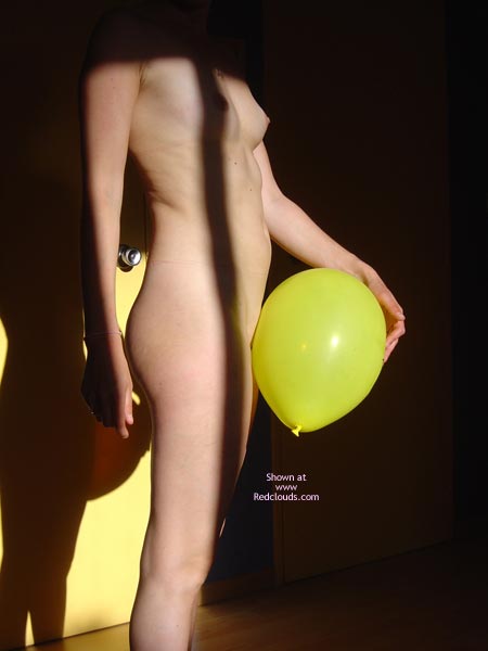 Pic #1elphine Plays With Balloons