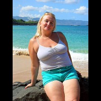 Pic #1 Jess Goes To Hawai'i